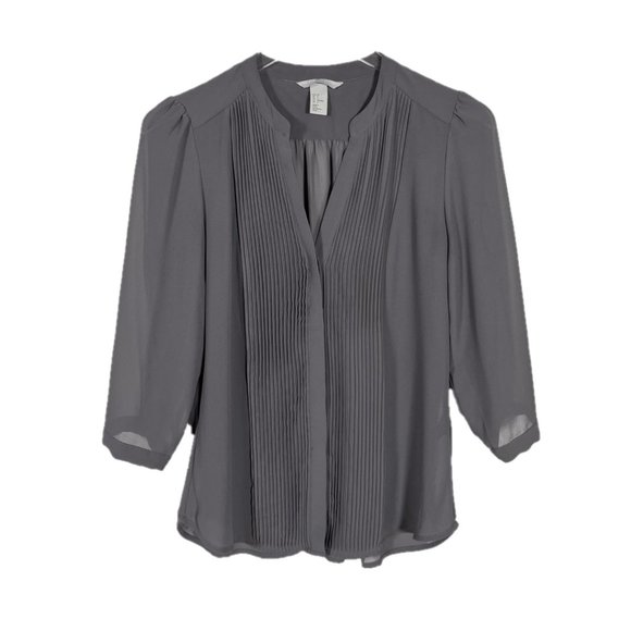 H&M Gray Mesh Pleated Front Button Blouse with 3/4 Sleeves Size 6 - Picture 1 of 4